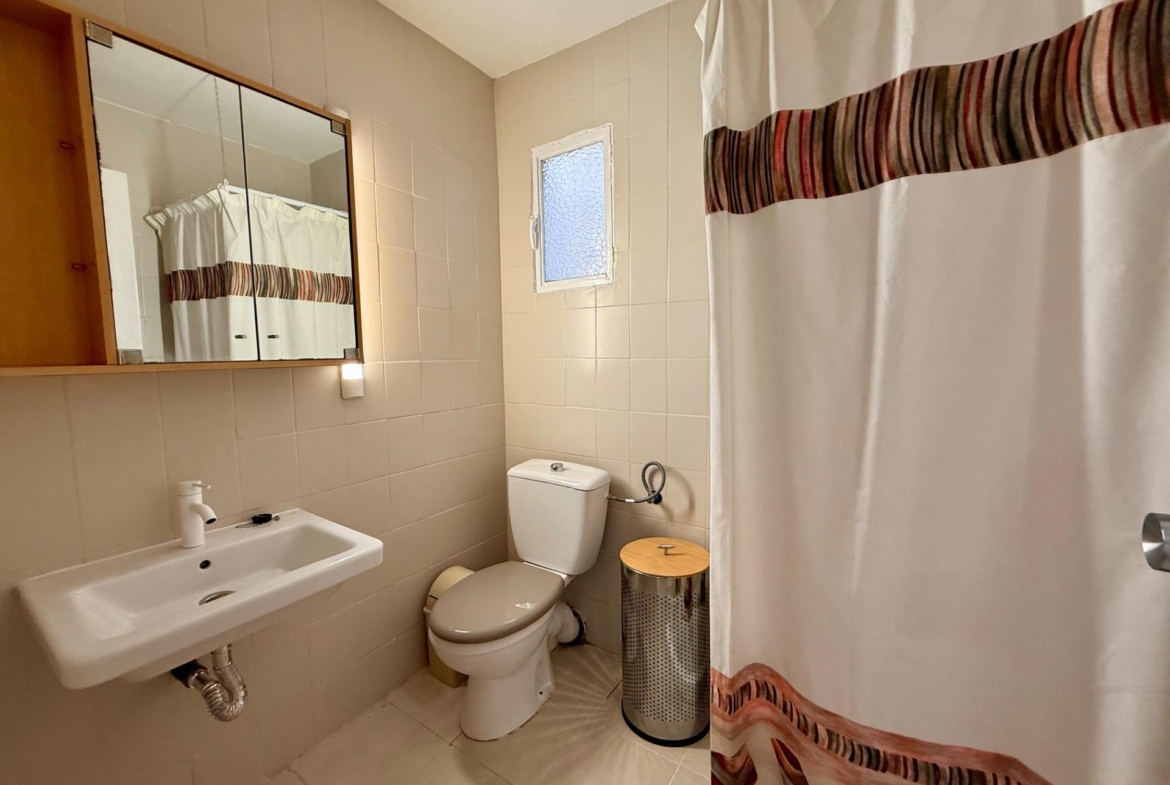 For Sale: Bright apartment in Alicante, Los Ángeles area