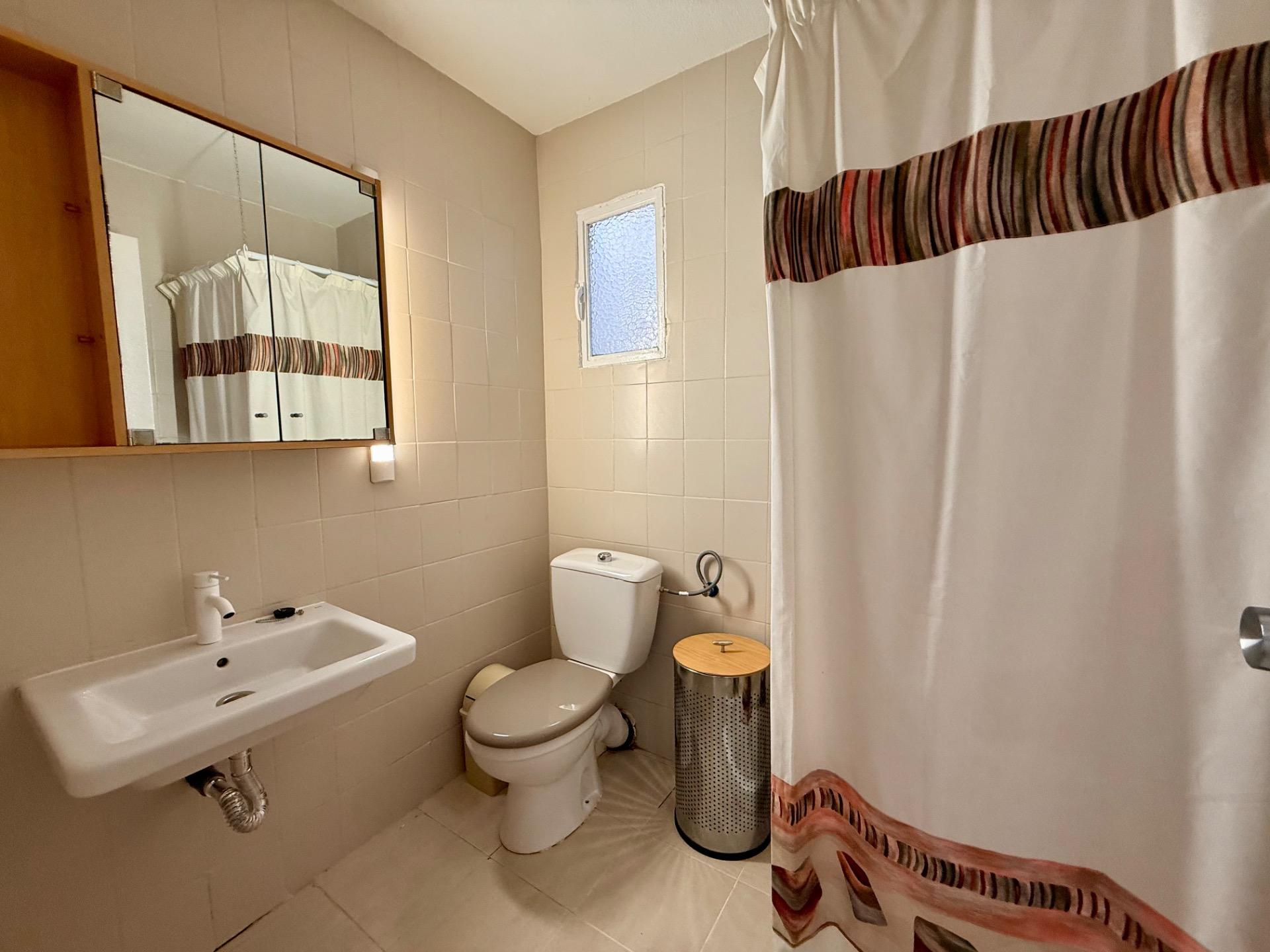 For Sale: Bright apartment in Alicante, Los Ángeles area