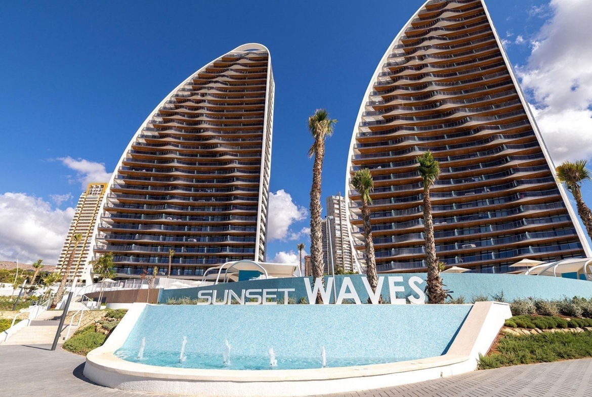 Impresionante apartamento de 3 dormitorios en Sunset Waves en planta 17 espectaculares vistas al mar