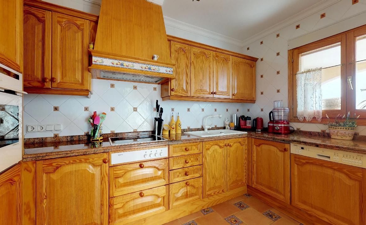 EXCLUSIEVE VILLA TE KOOP IN CALPE MET MARVELLOUS ZEEZICHTEN