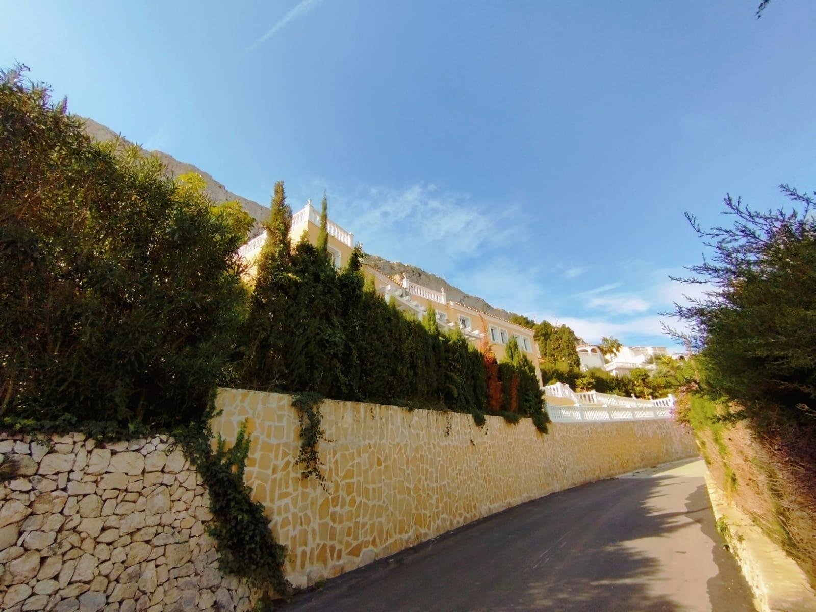 2-10-46 Exclusieve villa in Calpe met panoramisch uitzicht en een grote investeringsmogelijkheid