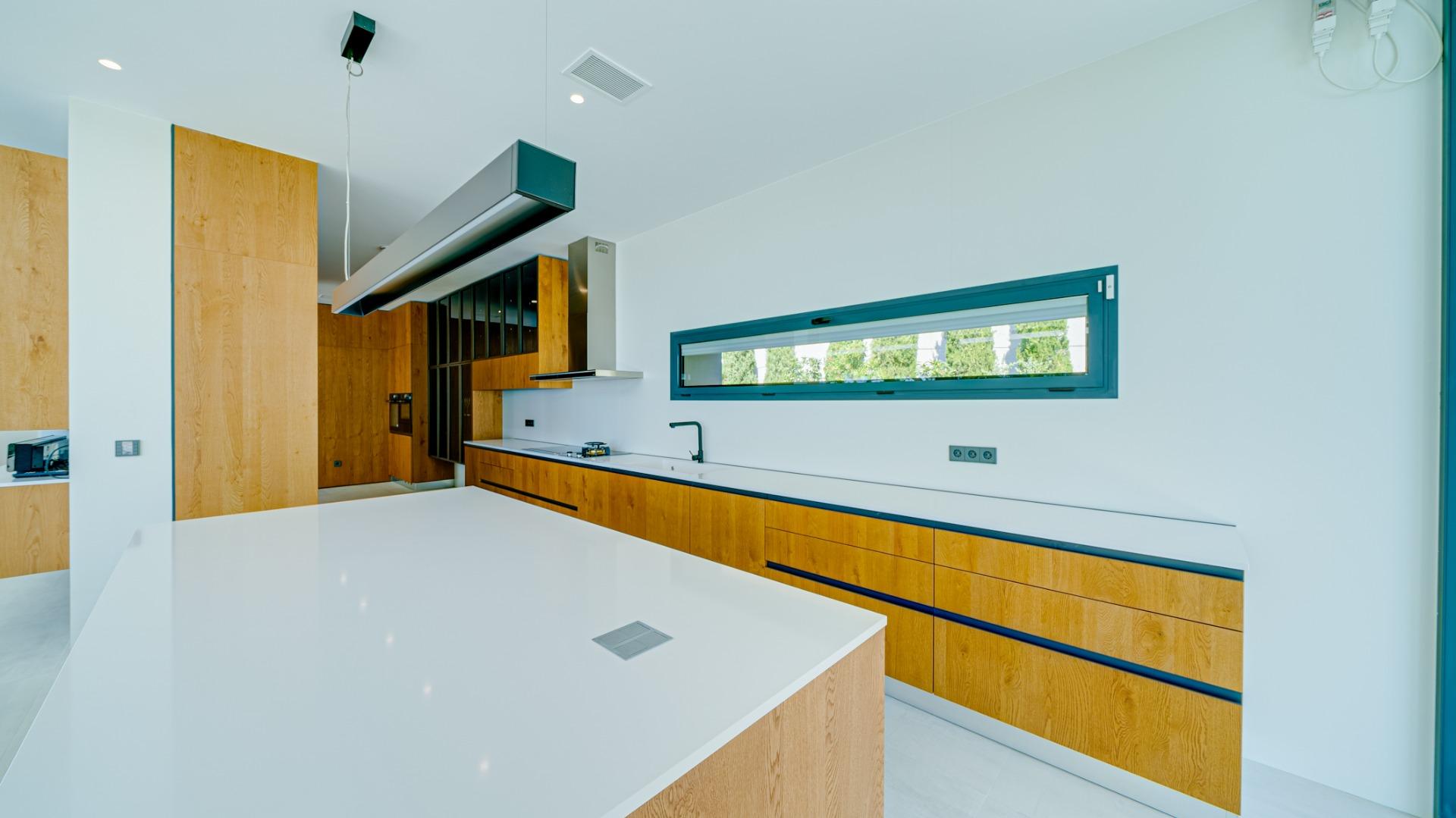 Indrukwekkende luxe villa aan zee