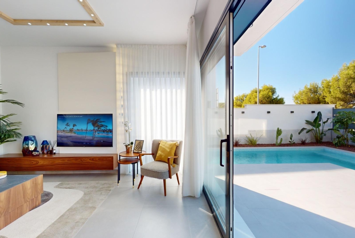 Detached modern villas placed in Roda Golf, Murcia