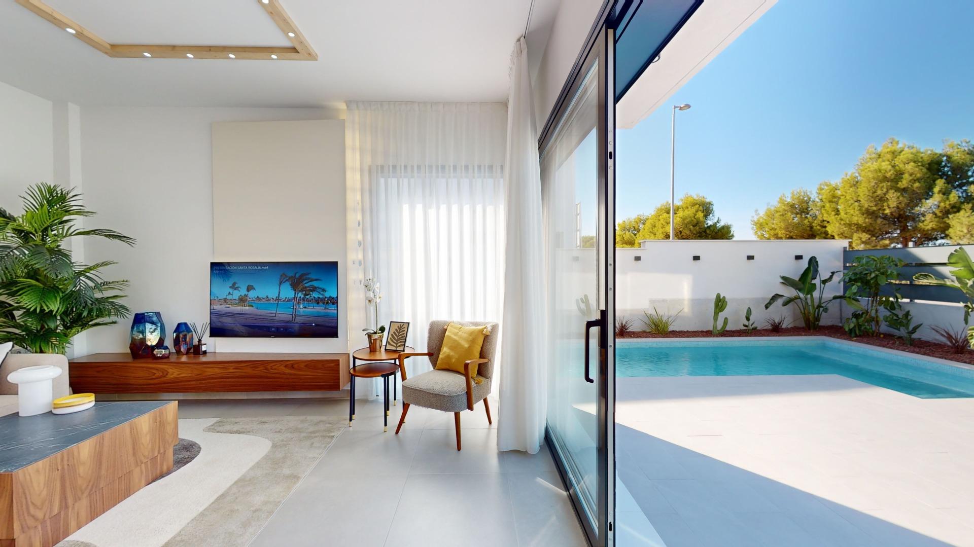 2-10-75 Detached modern villas placed in Roda Golf, Murcia