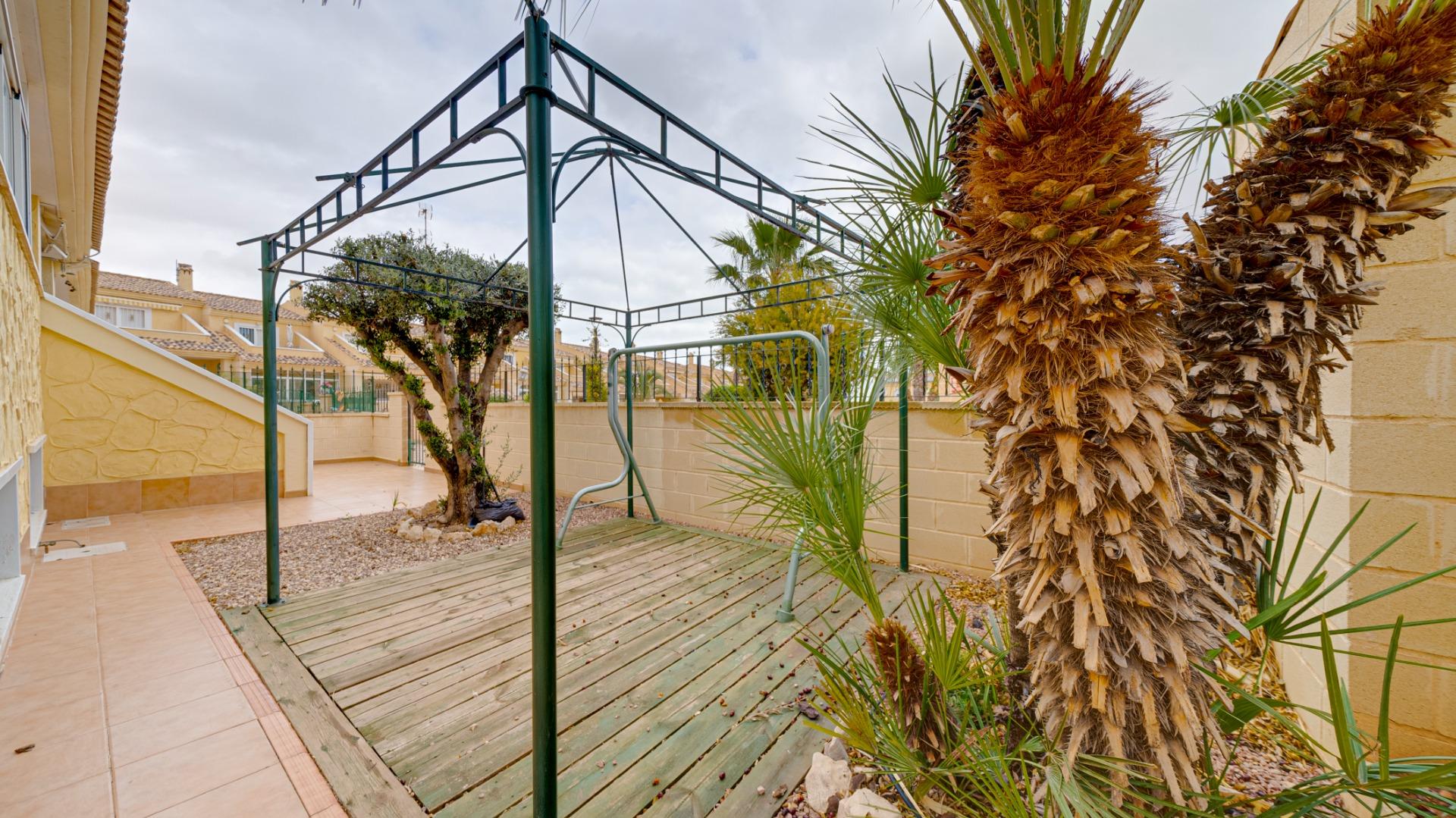 2-10-92 Large corner semi-detached house with sea views,