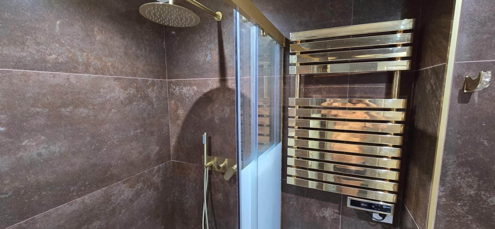 REFORMADO APPARTAMENTO A 50 METROS DE LA PLAYA. 3 DORM. 1 BAÑO. 101 M2.