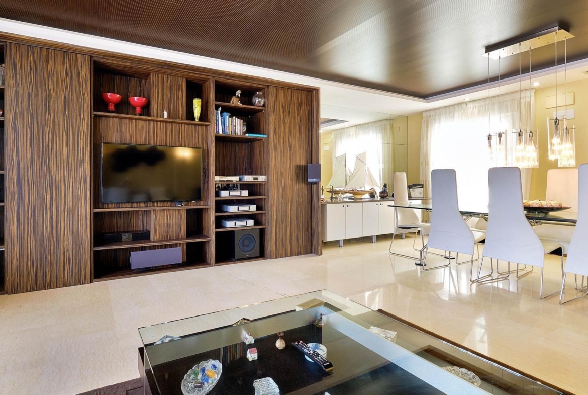 Luxury PENTHOUSE in the TORREVIEJA THEATER SQUARE