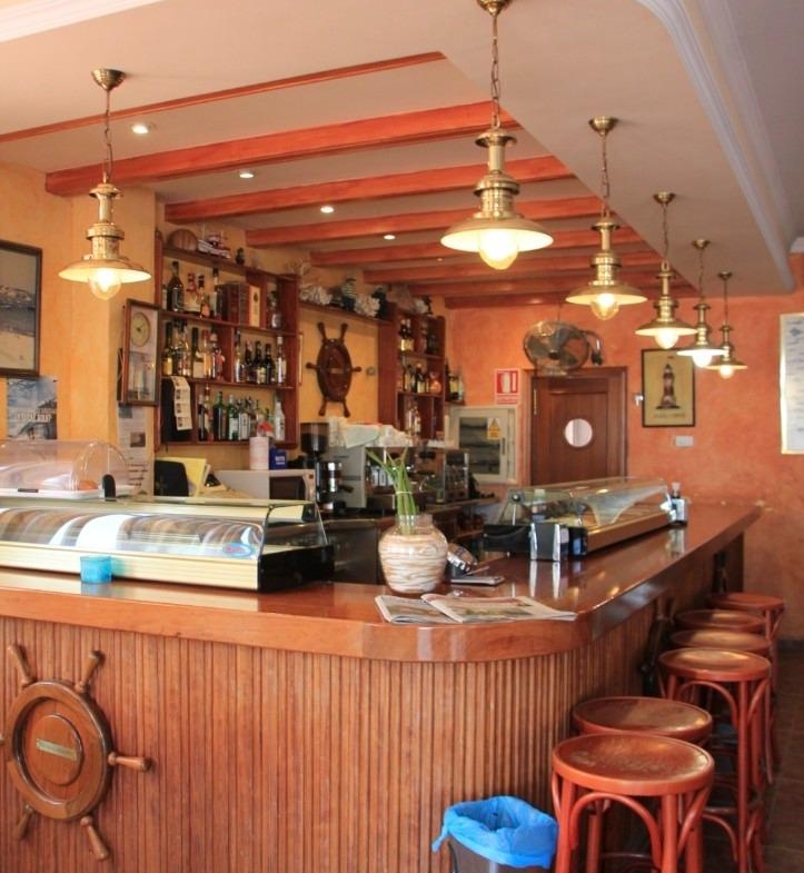 HOTEL CON RESTAURANTE EN VENTA.