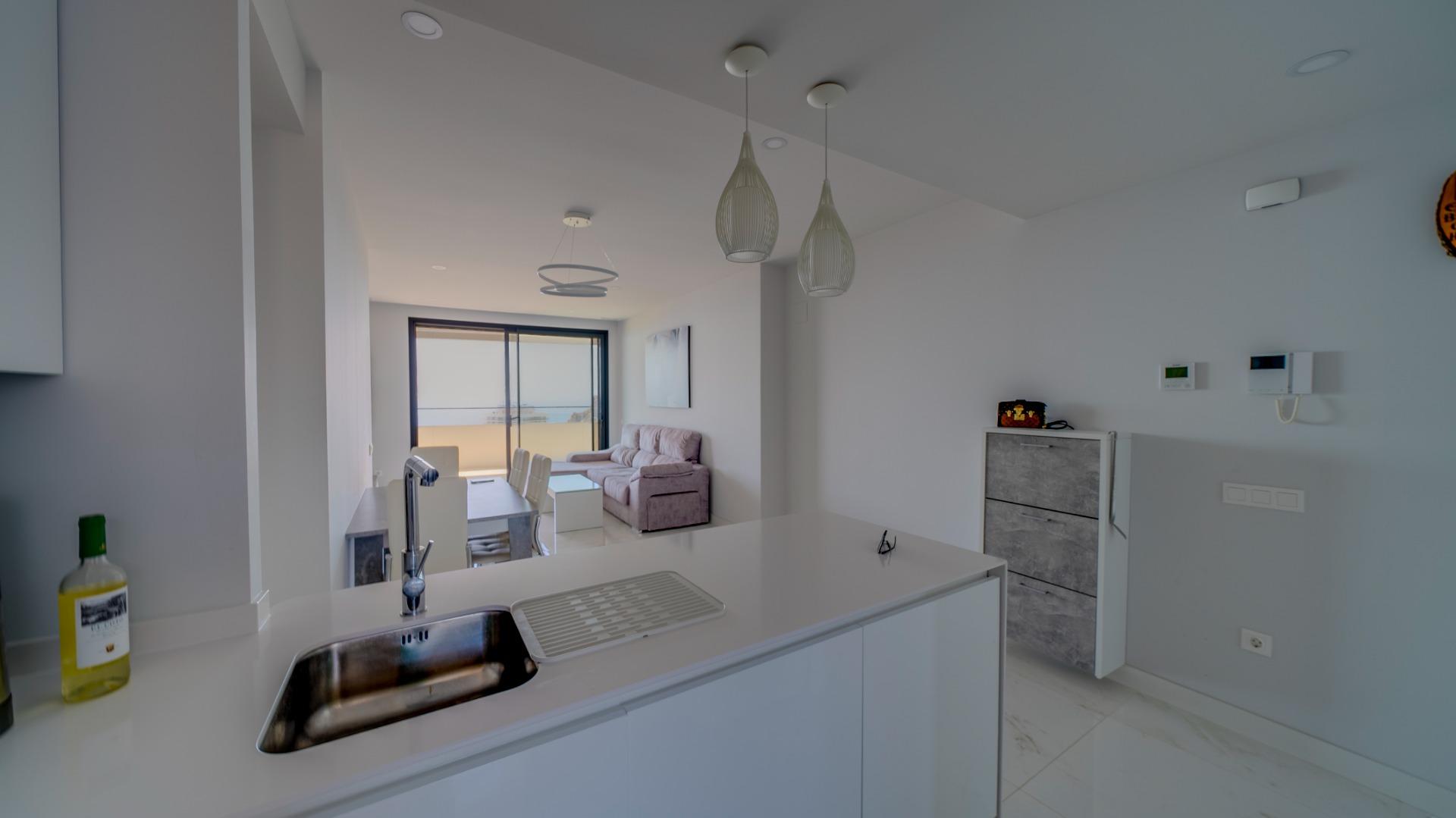 Exclusivo Piso en la Cala de Benidorm con Vistas al Mar