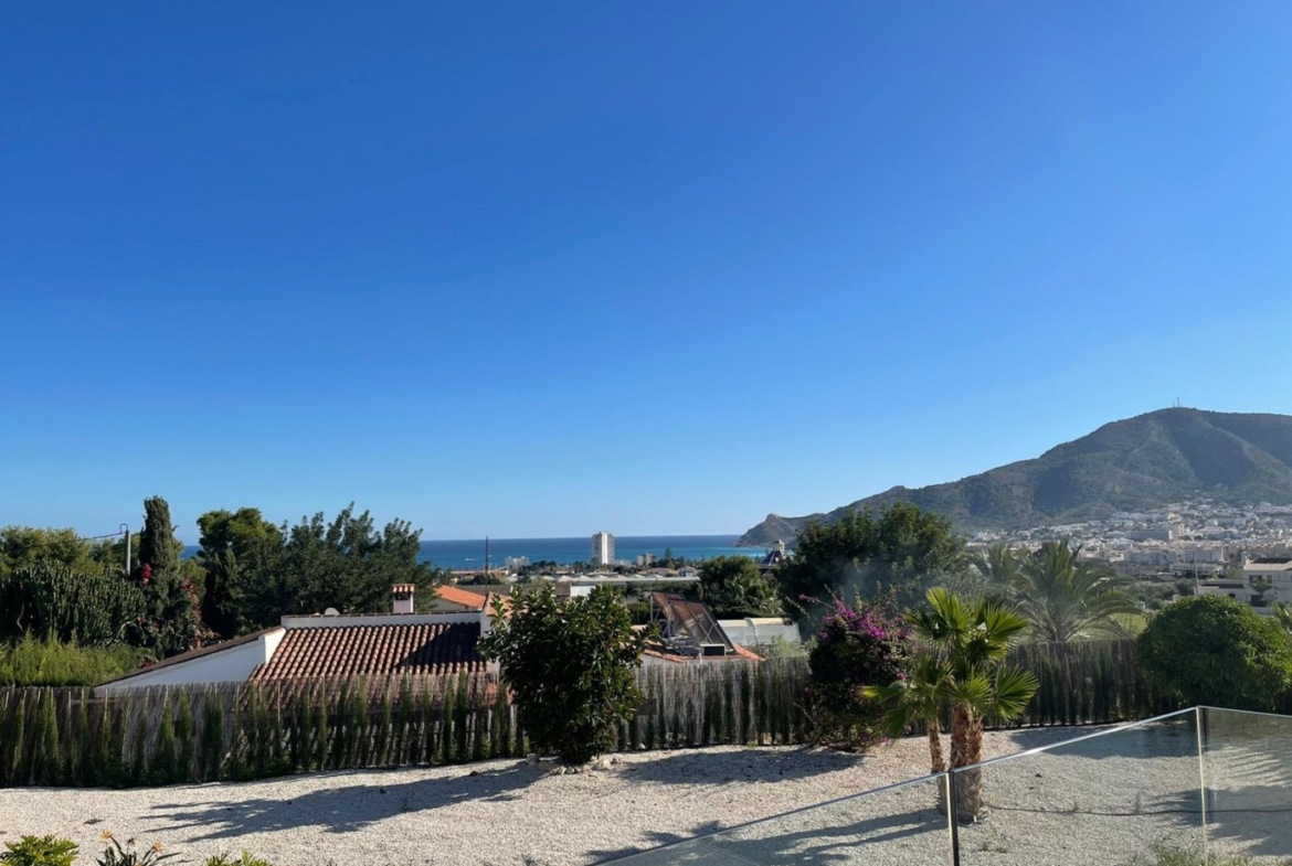 LUXURY VILLA IN ALTEA