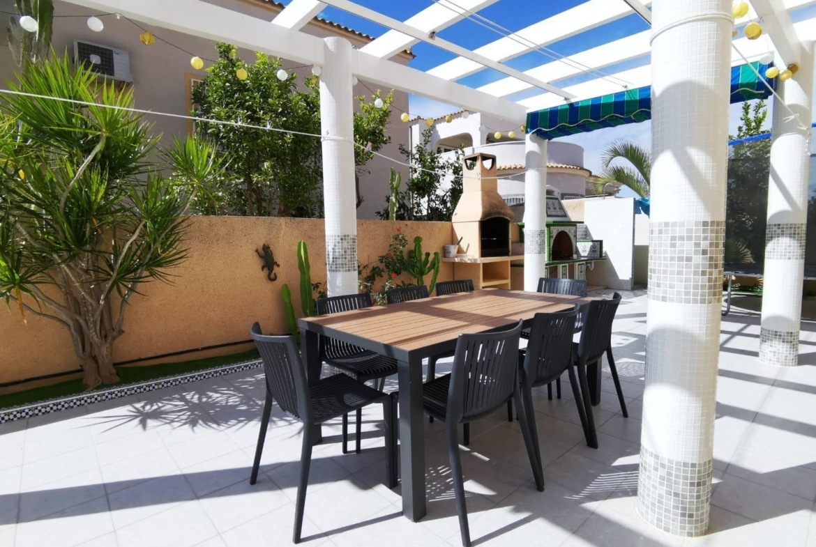 Ruim chalet in La Florida, Orihuela Costa – Ideaal om te genieten van de zon en het strand