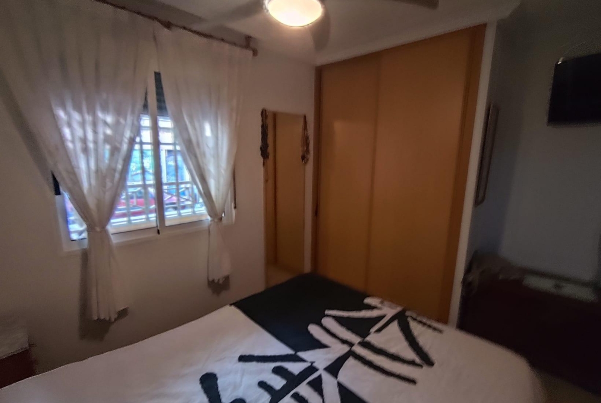 APARTAMENTO PLANTA BAJA A 150 METROS DE PLAYA. 4 DORM. 2 BAÑOS. 107 M2.