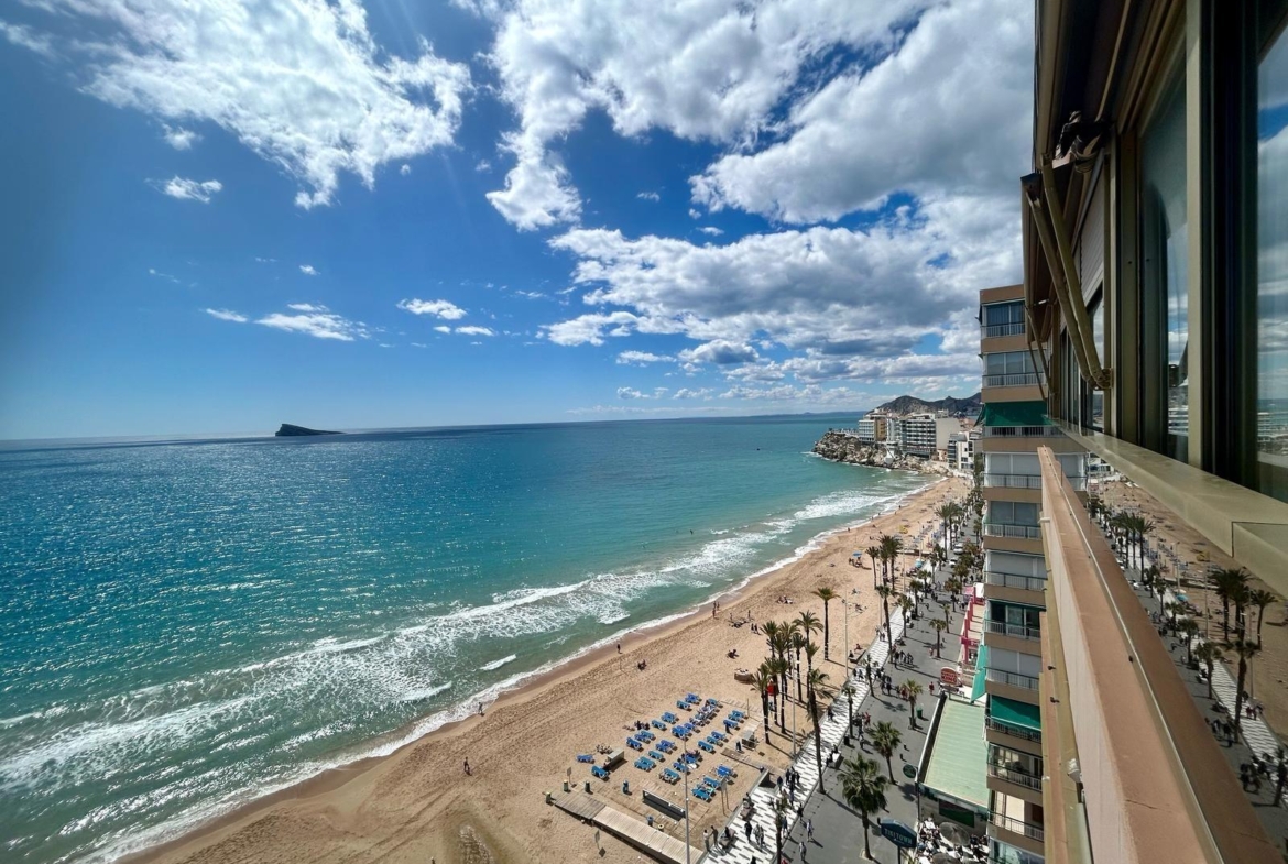 🏖️ Luxury Apartment on the Levante Beachfront – Dreamy Views 🌅