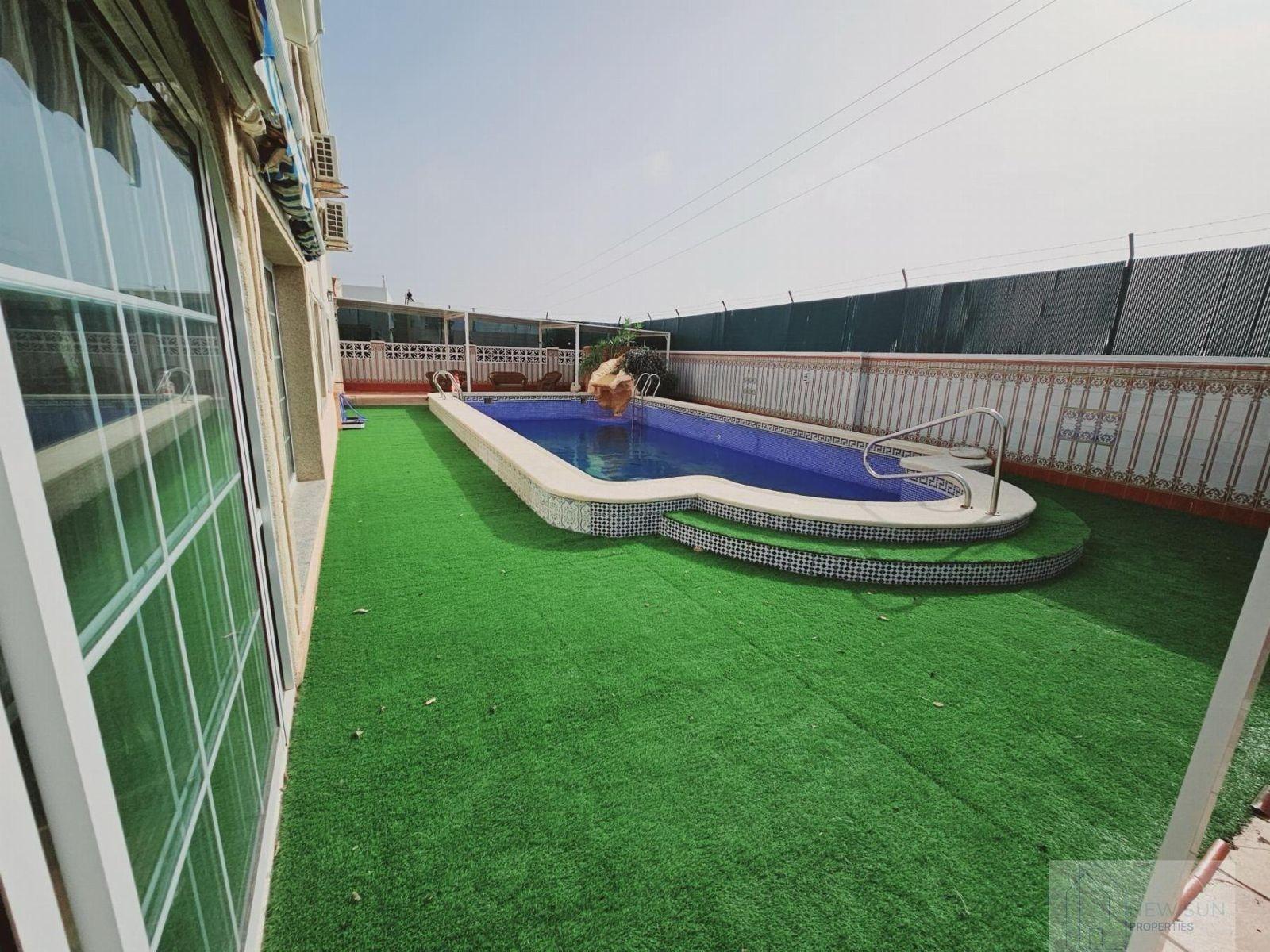 VILLA EN LA SIESTA CON 800 METROS DE PARCELA. PISCINA PRIVADA. 330 M2 DE CASA.