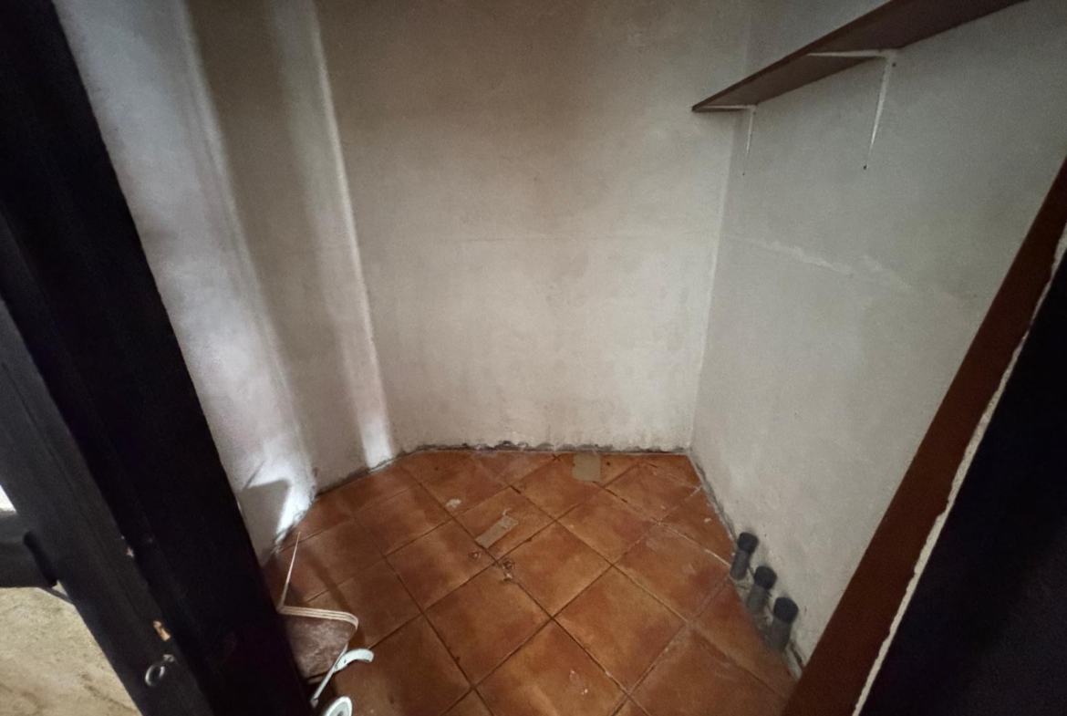BAR EN VENTA. SE VENDE UN BAR A 500 METROS DE PLAYA DEL CURA CON 2 BAÑOS Y 150 M2 SUPERFICIE.