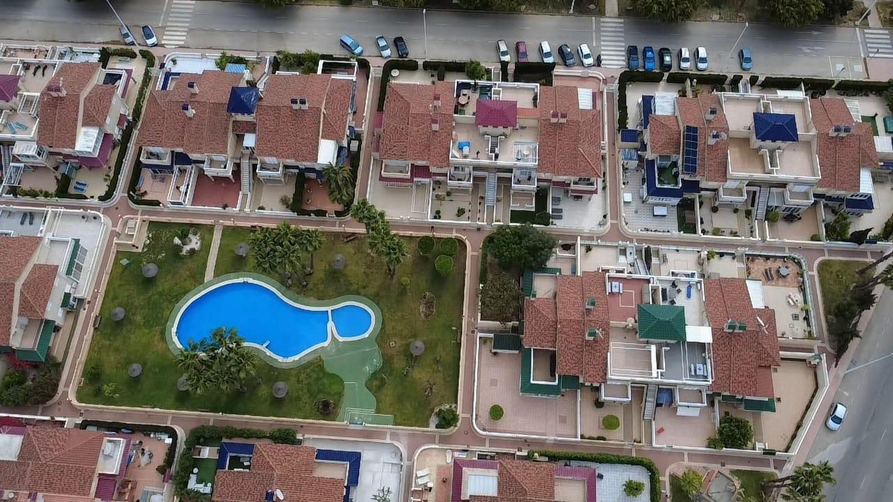 BUNGALOW PLANTA ALTA CON SOLÁRIUM EN ORIHUELA COSTA, ZENIAMAR I.