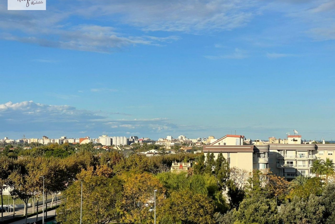 Building for sale with project to rehabilitate in Gandia