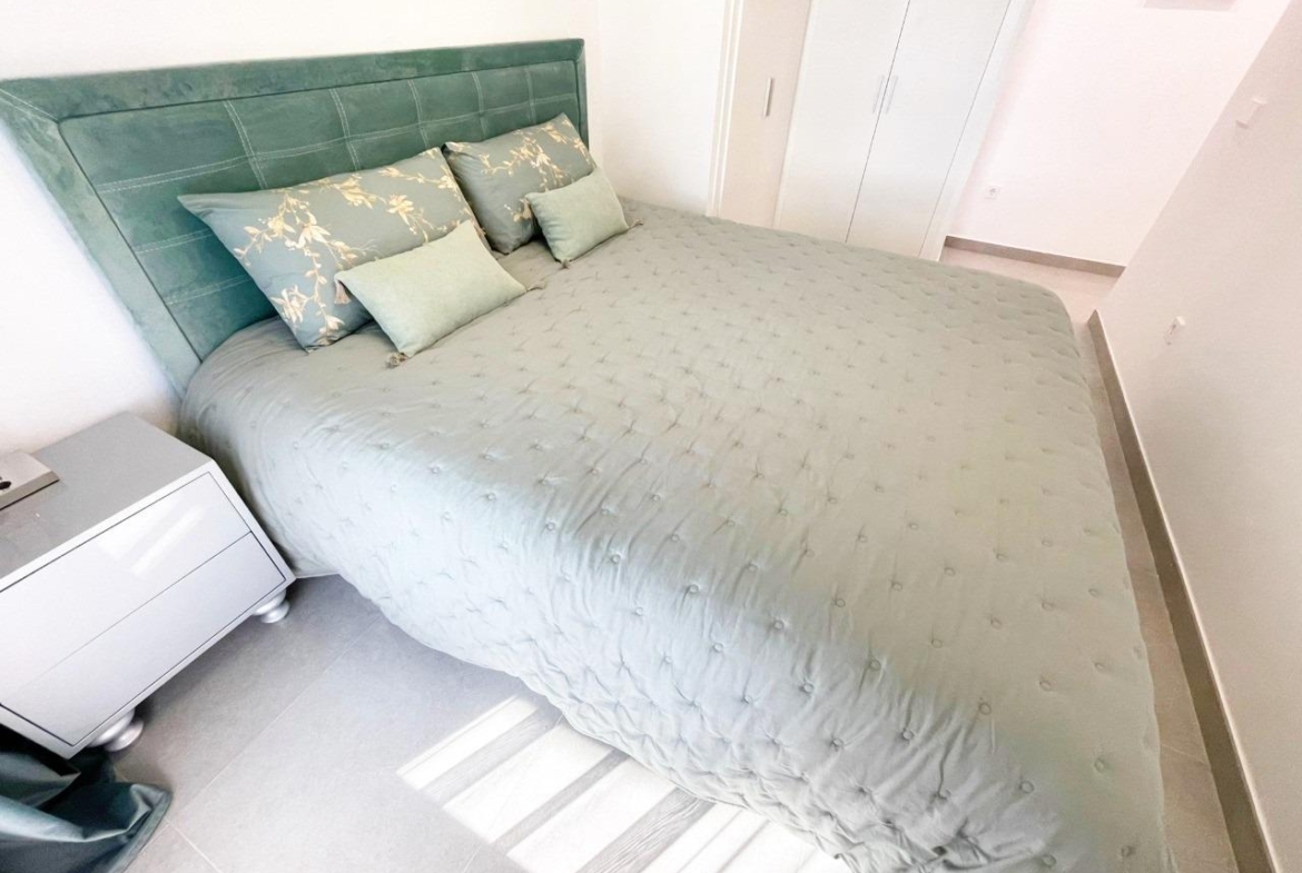 Moderne nieuwe appartementen aan de oevers van de Middellandse Zee