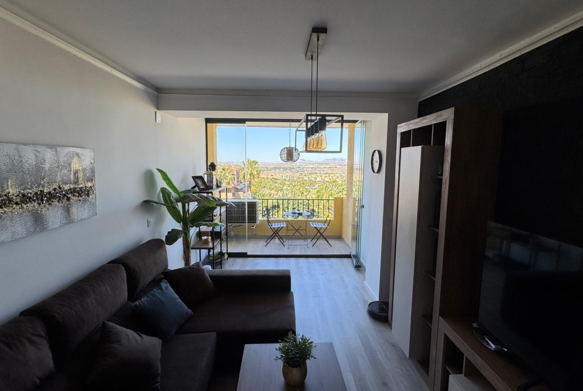 Exclusivo Piso de 2 Dormitorios en el Campo de Golf Bonalba, Mutxamel