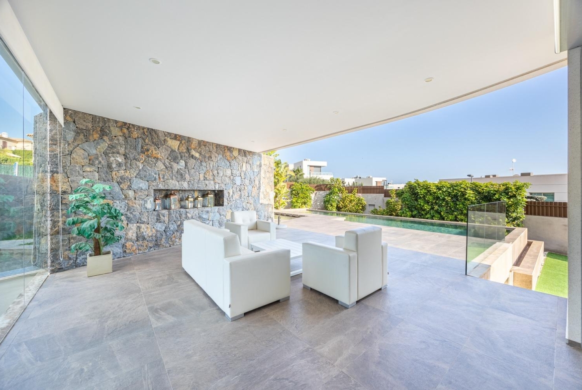 Stunning designer villa in Finestrat, where comfort meets contemporary elegance.