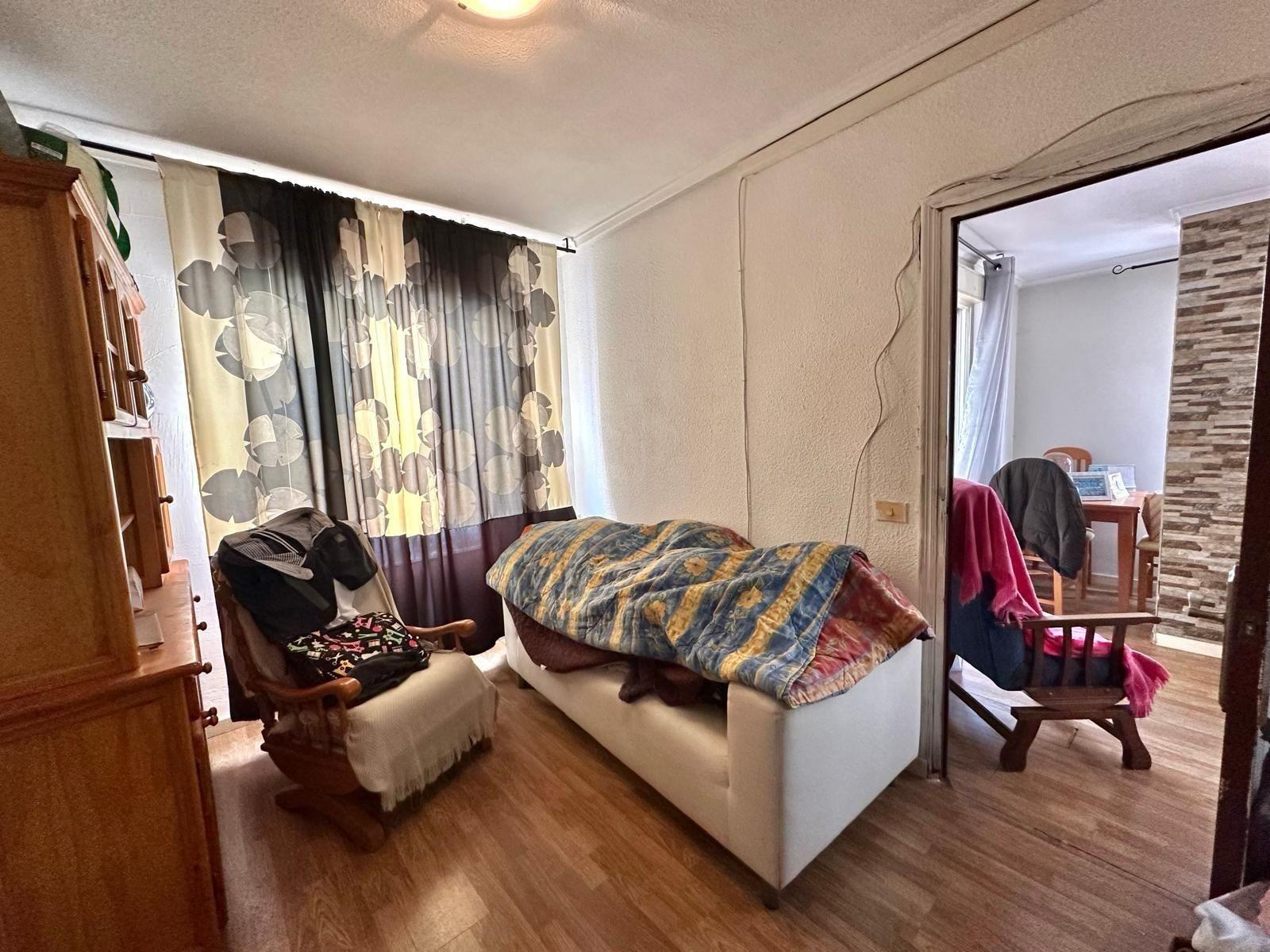APPARTAMENTO A 450 DEL PUERTO DE TORREVIEJA. 2 DORM. 2 BAÑOS. TERRAZA AMPLIA. 76 M2.