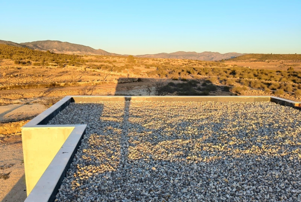 Amplia Villa Unifamiliar Independiente OBRA NUEVA con Piscina en Entorno Natural con calidades de Lujo