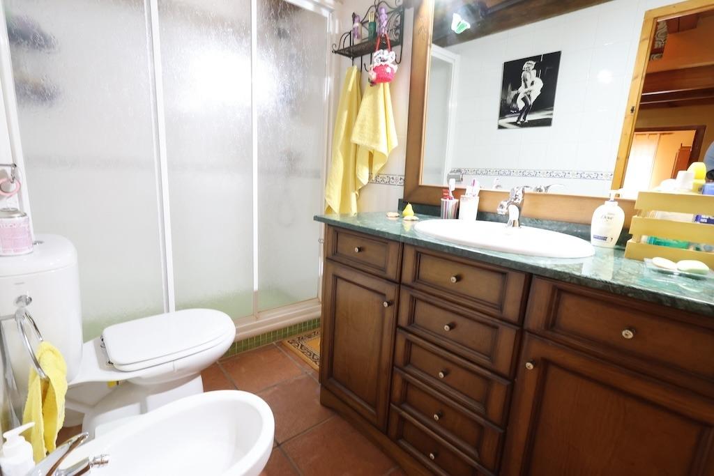 CASA EN FORTUNA CON 1000 M2 DE PARCELA Y SUPERFICIE DE 120 M2 DE CASA. 5 DORM. 3 BAÑOS.