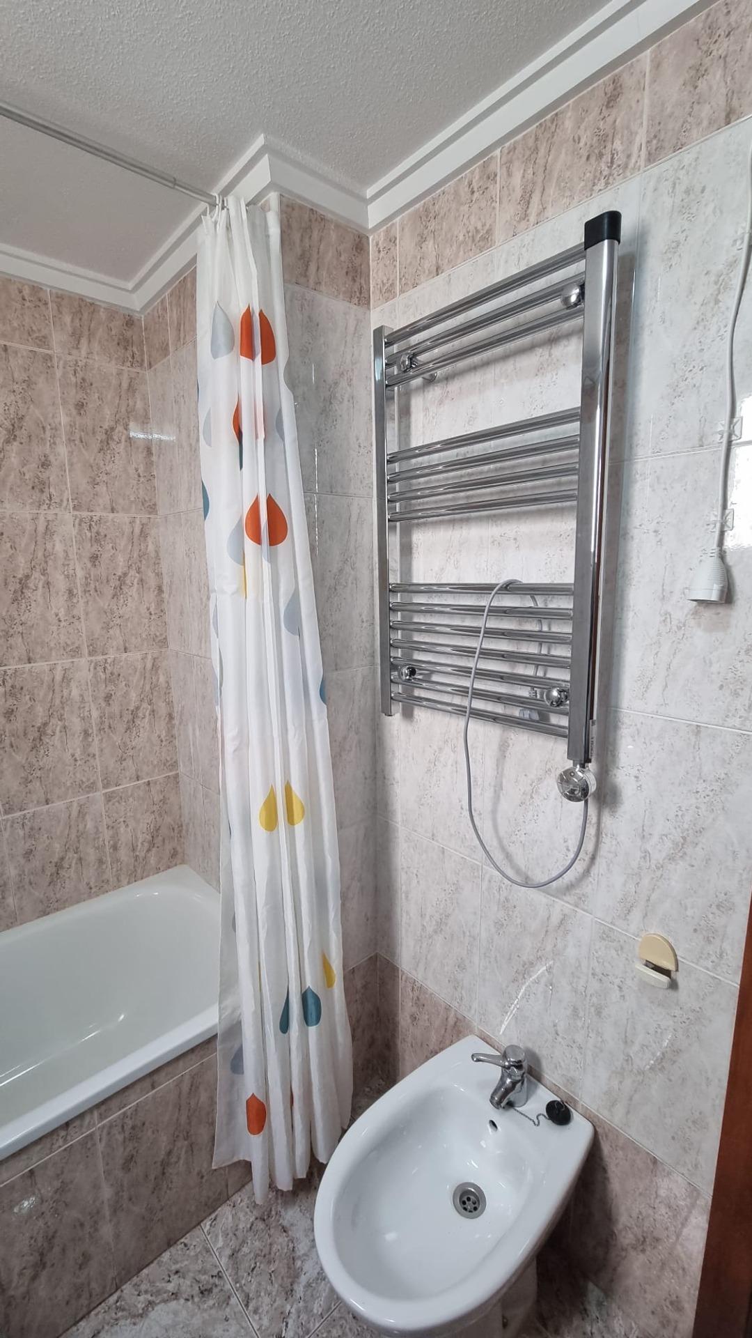 2-11-306 Apartamento semireformado a escasos metros de la playa !