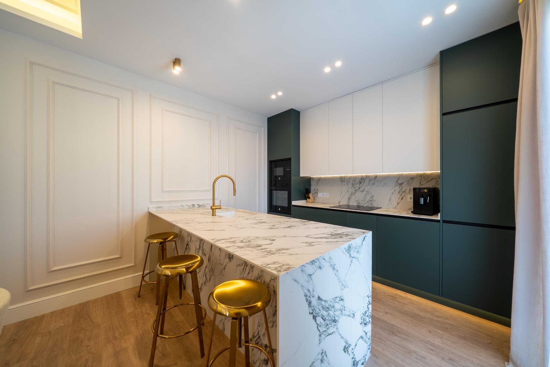 ELEGANT REFURBISHED APARTMENT IN RECOLETOS NEIGHBORHOOD, MADRID