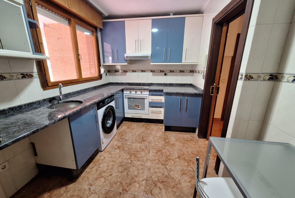 Amplio piso para entrar a vivir en Mieres