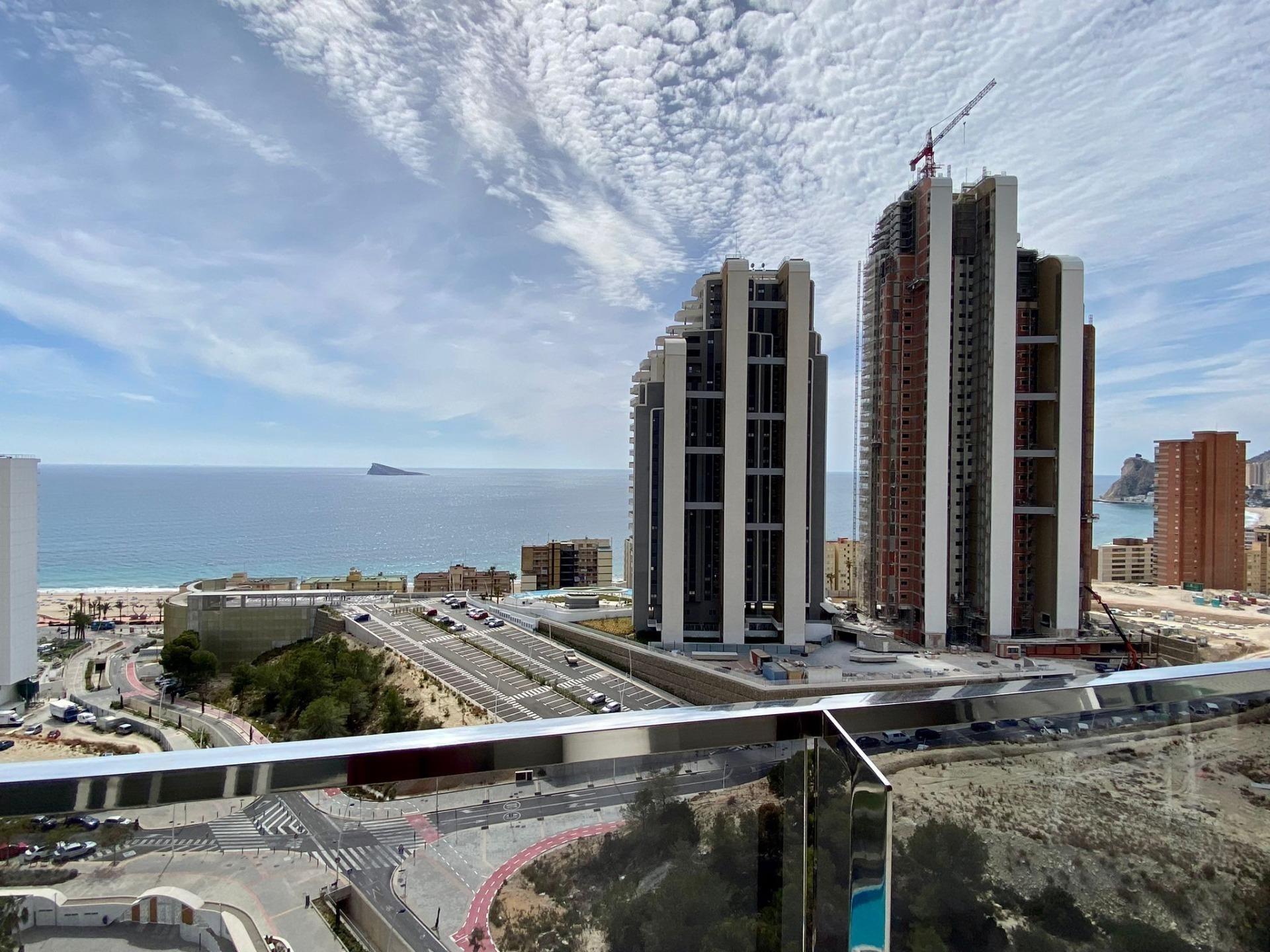 2-11-333 Impresionante apartamento de 3 dormitorios en Sunset Waves en planta 17 espectaculares vistas al mar