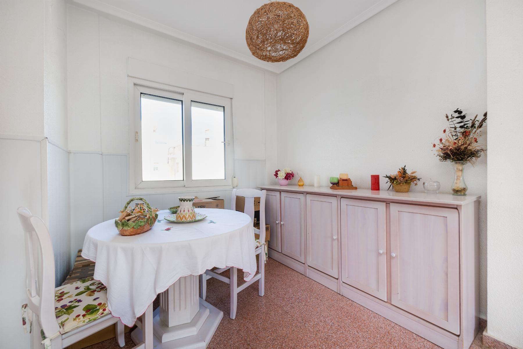 ÁTICO DE 2 HABITACIONES 2 BAÑOS Y AMPLIA TERRAZA