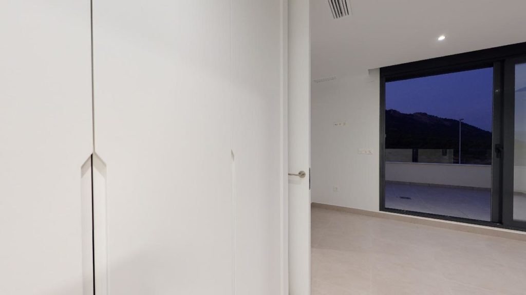 Villas de nueva construcción con vistas al mar y montaña