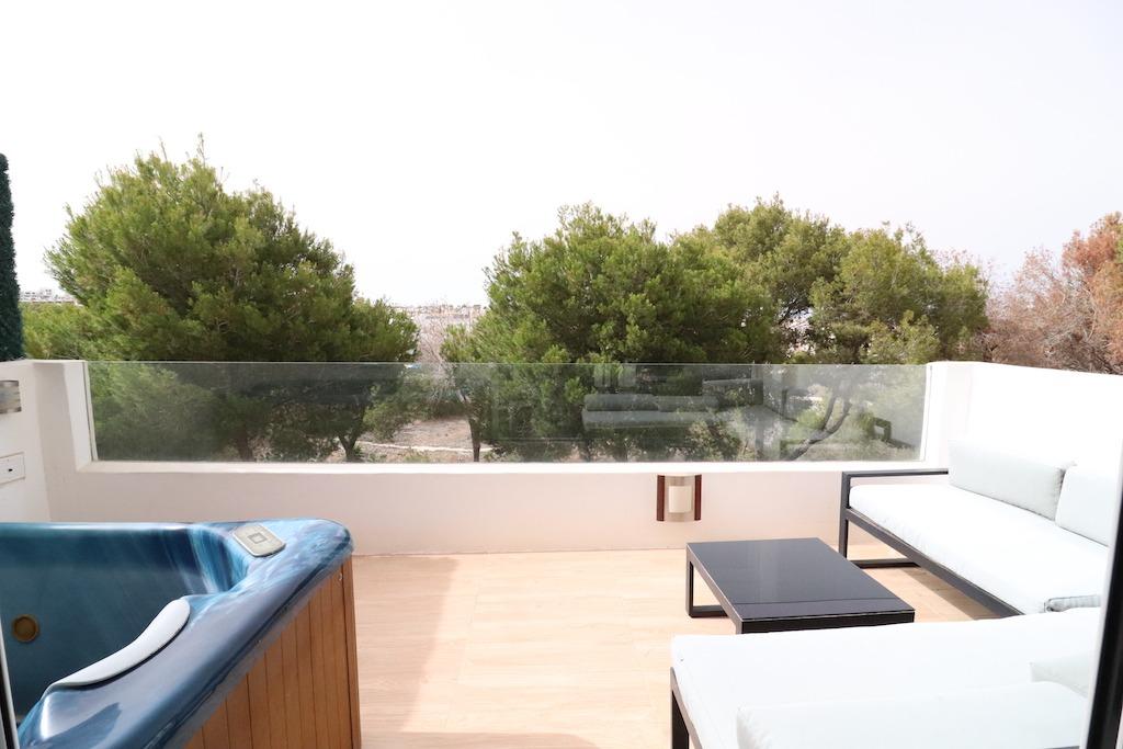 Lomas de Don Juan beautiful Villa in front of a natural park