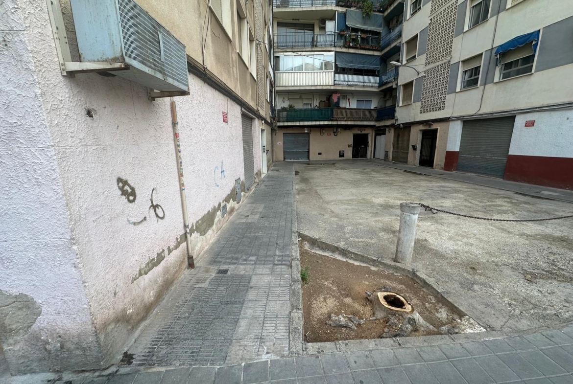 Premises for renovation in Alicante