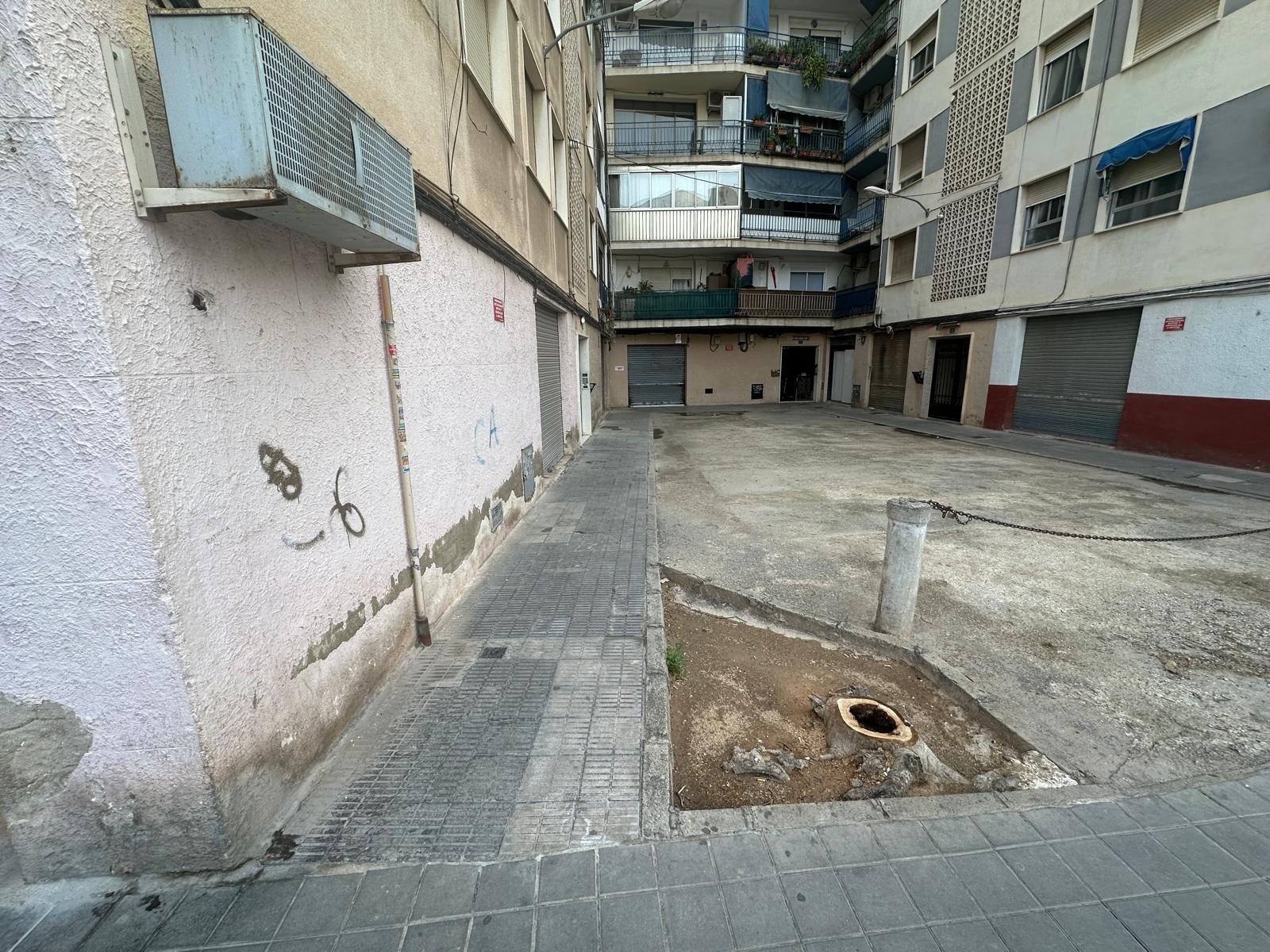 2-12-176 Premises for renovation in Alicante