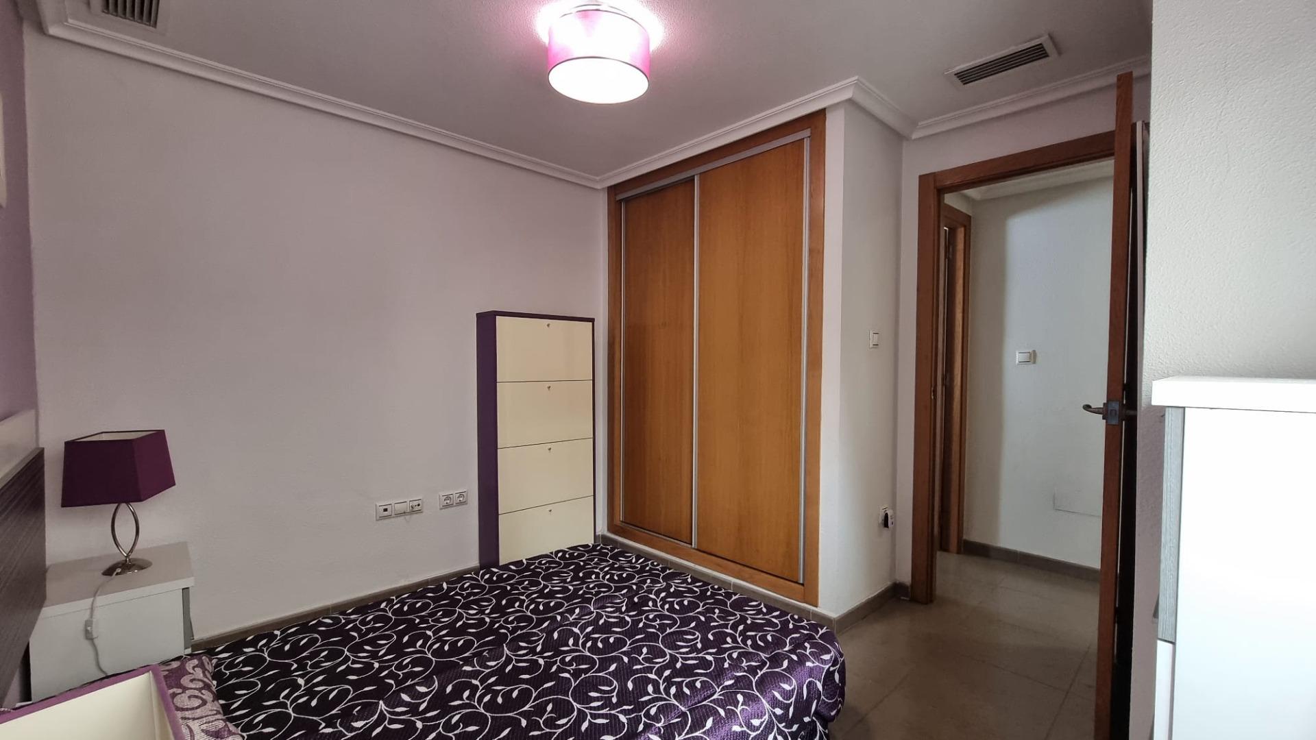 Elegante piso en cetro de Torrevieja + plaza de parking incluido !