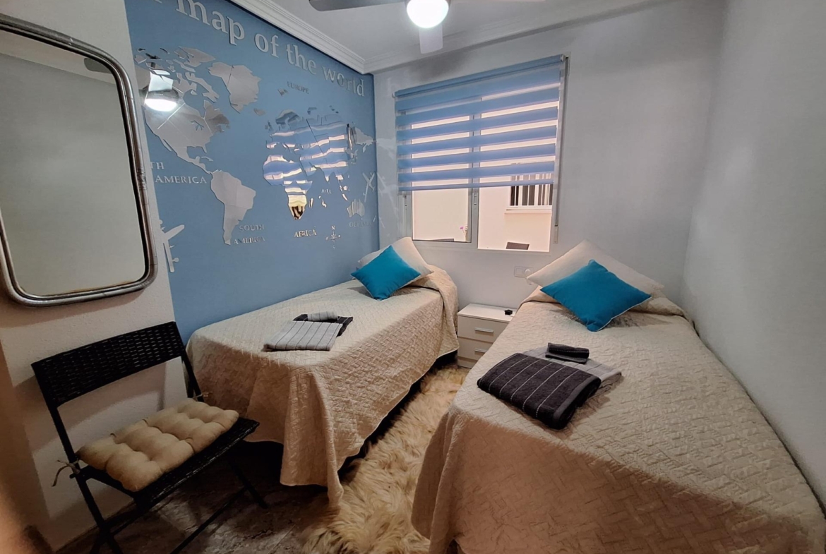 Semi-Renovated Apartment 350 Meters from Playa del Cura