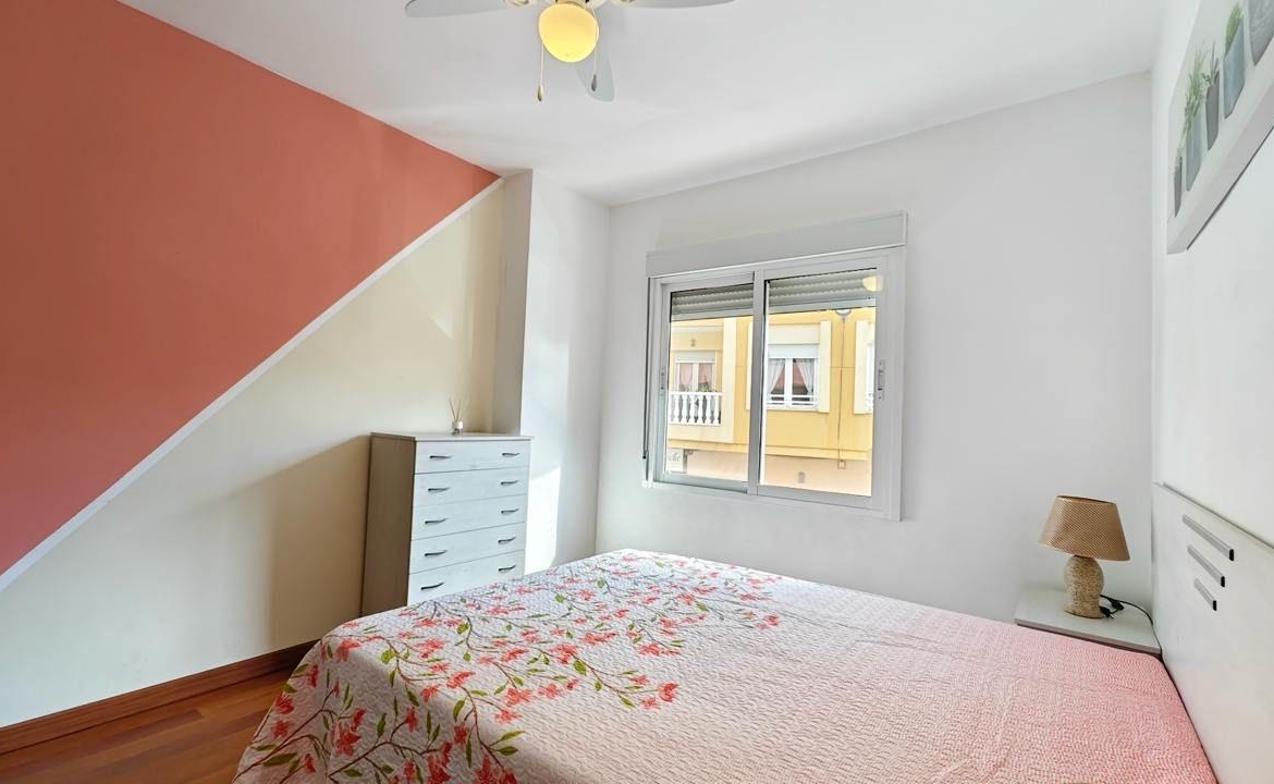 APPARTAMENTO A 300 METROS DE PLAYA CON 3 DORM. 2 BAÑOS CON SUPERFICIE DE 108 M2.