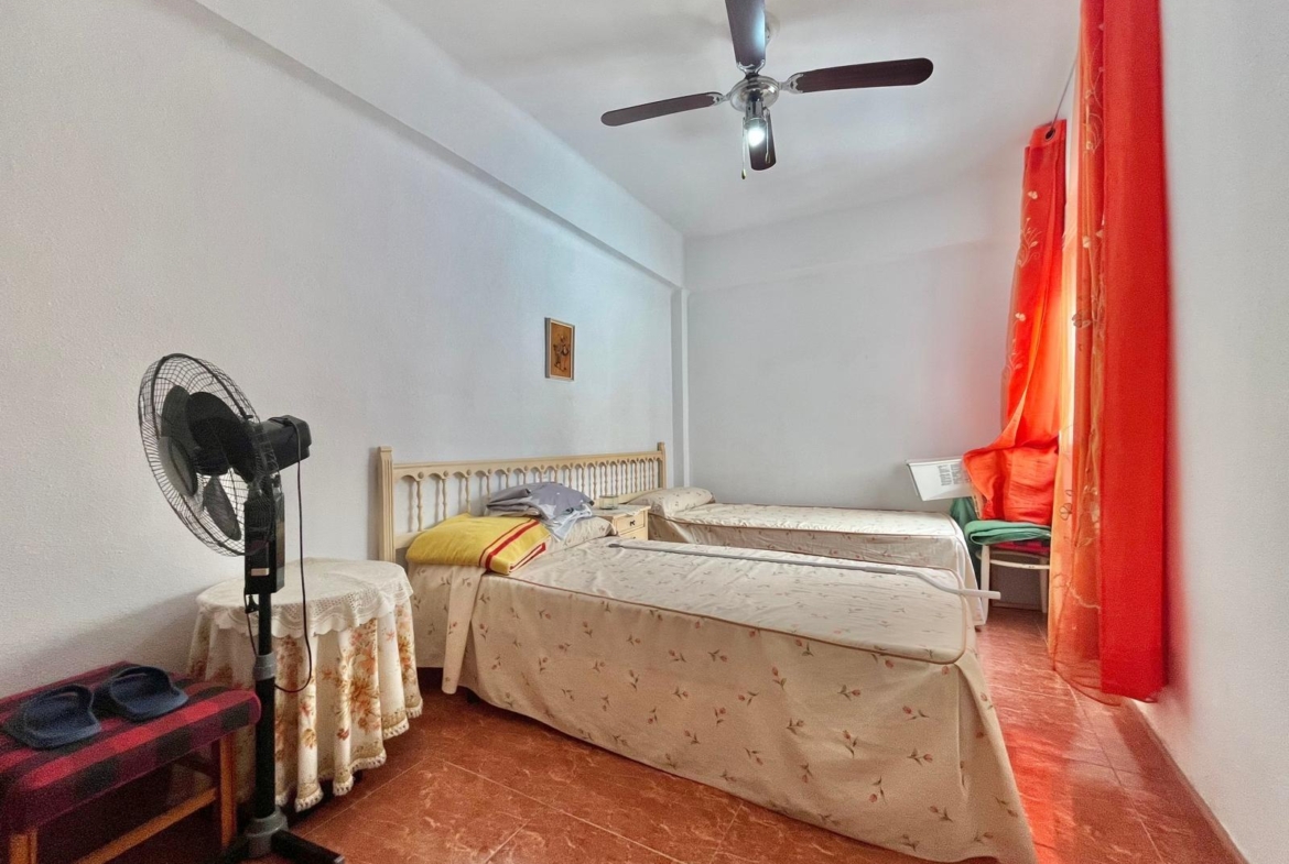 Spacious Apartment Just 400 Meters from Playa del Cura – Torrevieja