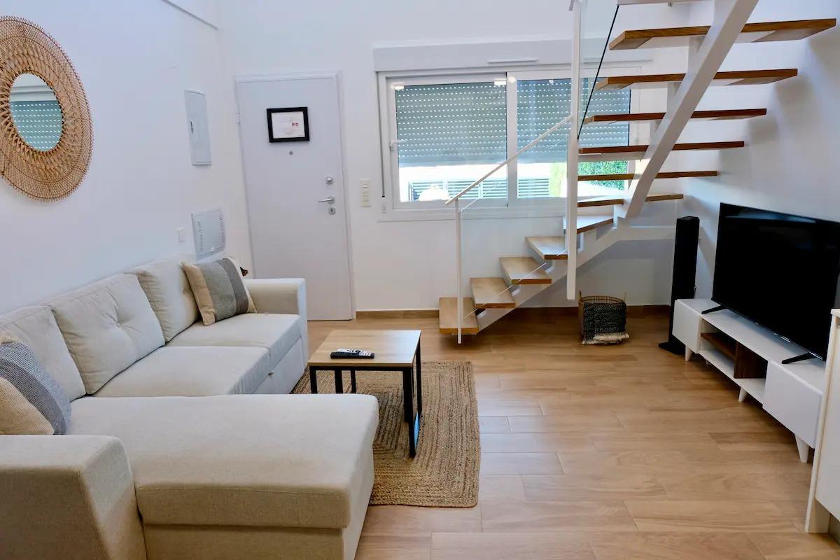 NEW WORK IN GRAN ALACANT. TOWNHOUSES WITH GARDEN AND PRIVATE SOLARIUM OF 27 M2. 2 BEDROOMS. 2 BATHROOMS. COMMUNITY POOL. VISION MODEL