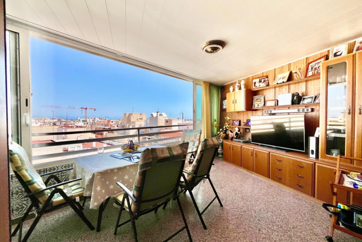ESPACIOSO APARTAMENTO DE 3 HABITACIONES + PARKING + TRASTERO EN PLANTA 7 CON VISTAS AL MA