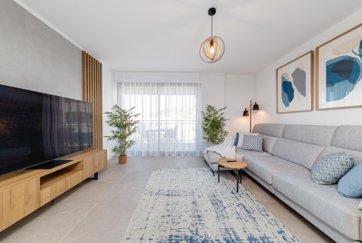 SPECTACULAR NEW LARGE APARTMENT WITH SEA AND MOUNTAIN VIEWS IN CALPE