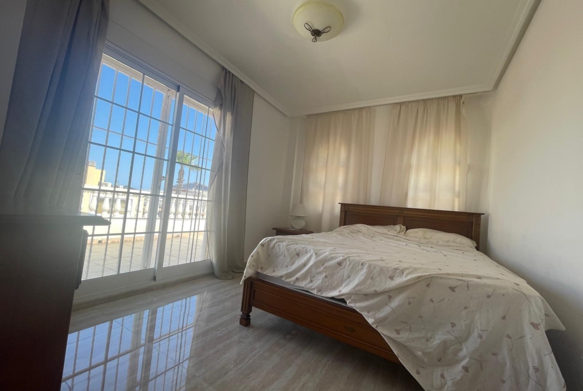 VILLA PARADA CON VISTAS AL MAR Y A 200 METROS DE PLAYA! ZONA TORRE LA MATA. 5 DRM. 3 BAÑOS. PISCINA PRIVADA.