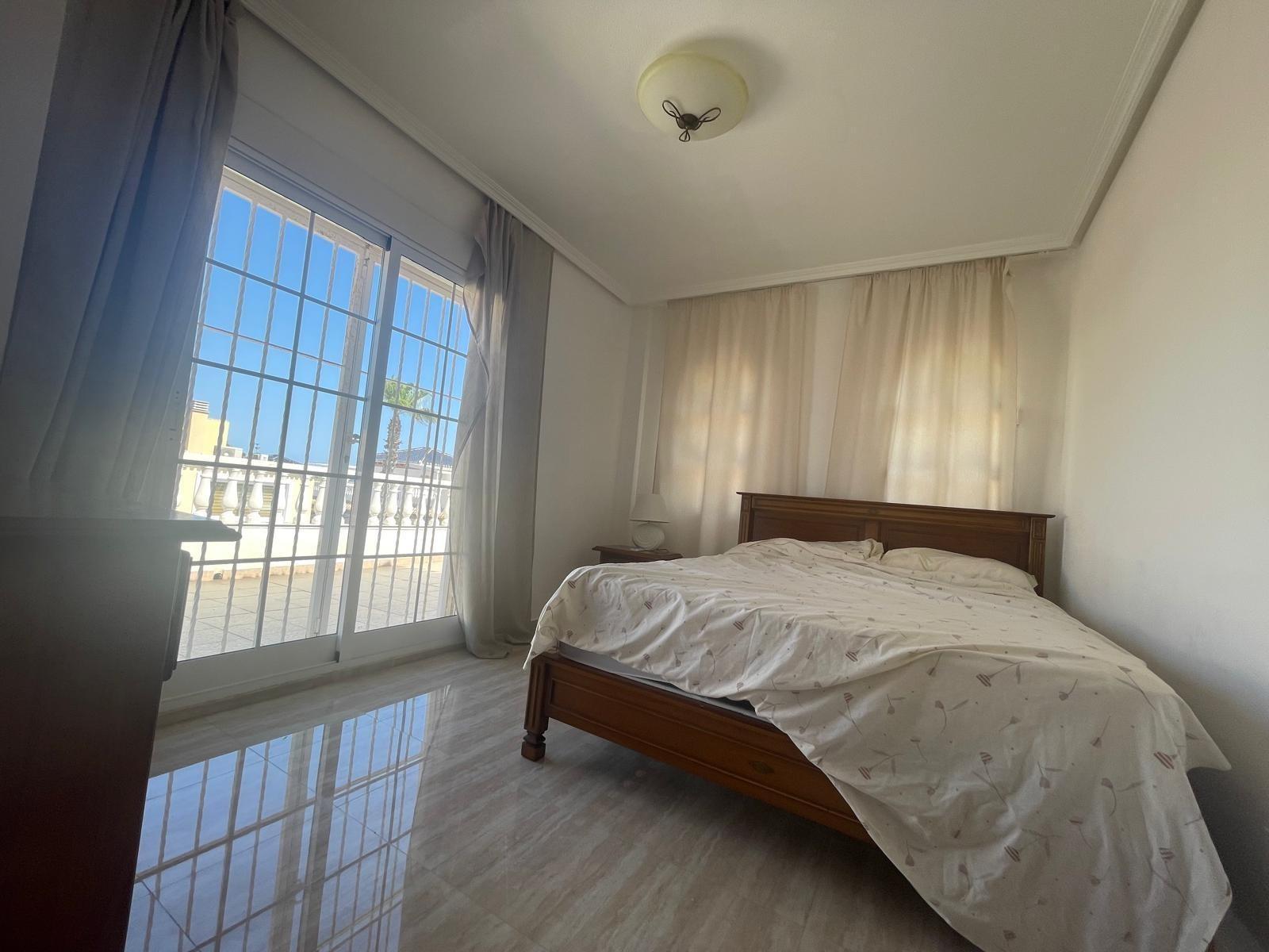 VILLA PARADA CON VISTAS AL MAR Y A 200 METROS DE PLAYA! ZONA TORRE LA MATA. 5 DRM. 3 BAÑOS. PISCINA PRIVADA.