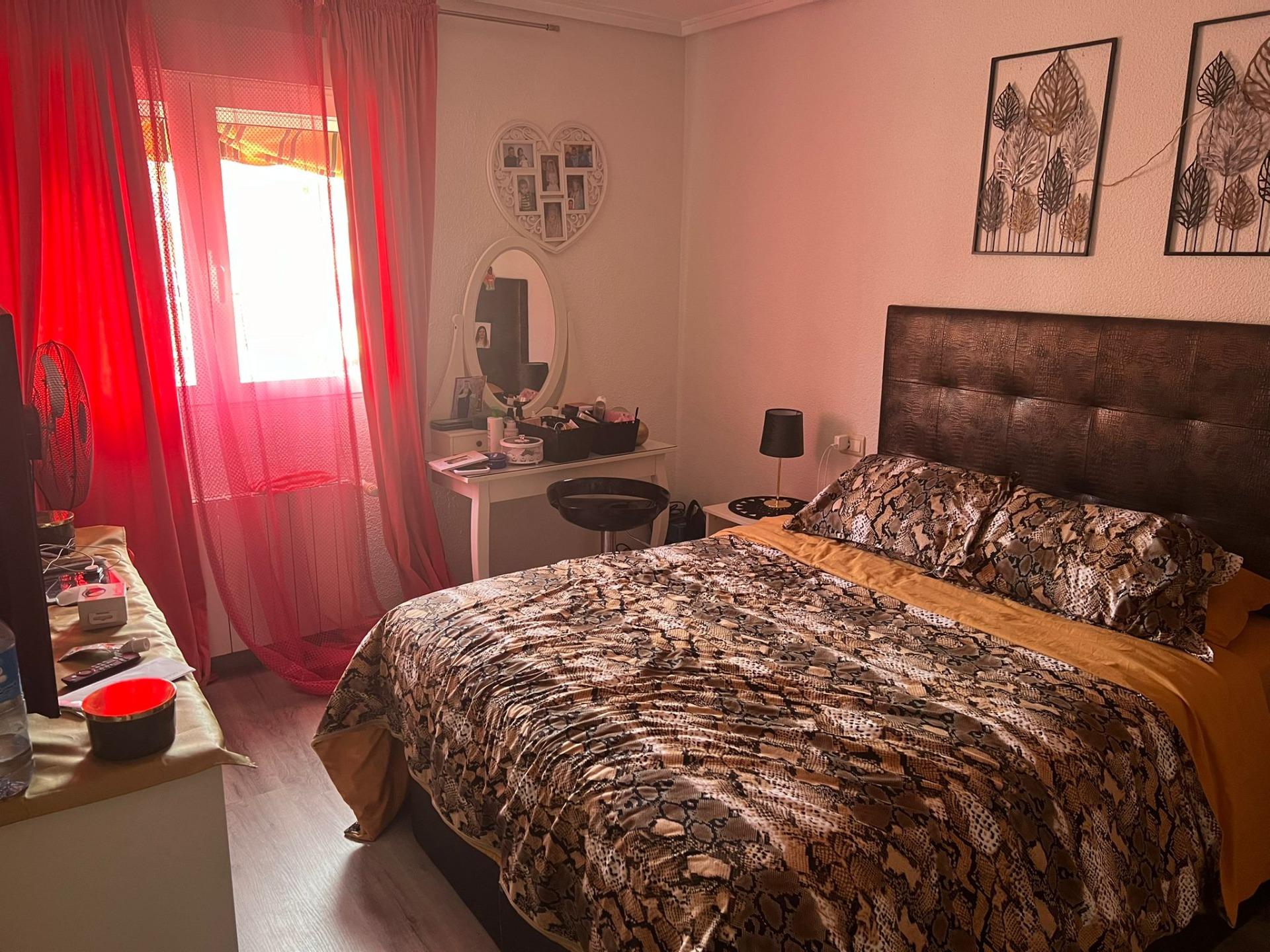 Spacious and Modern Renovated Apartment in San Blas, Alicante