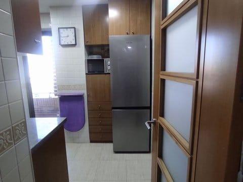 Bonito apartamento con vistas al mar y a la montaña, amueblado y equipado.