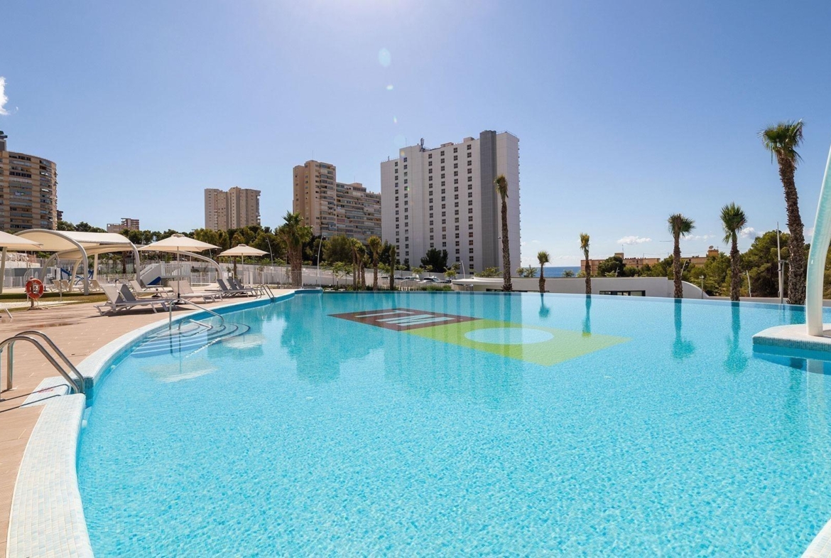 Impresionante apartamento de 3 dormitorios en Sunset Waves en planta 17 espectaculares vistas al mar