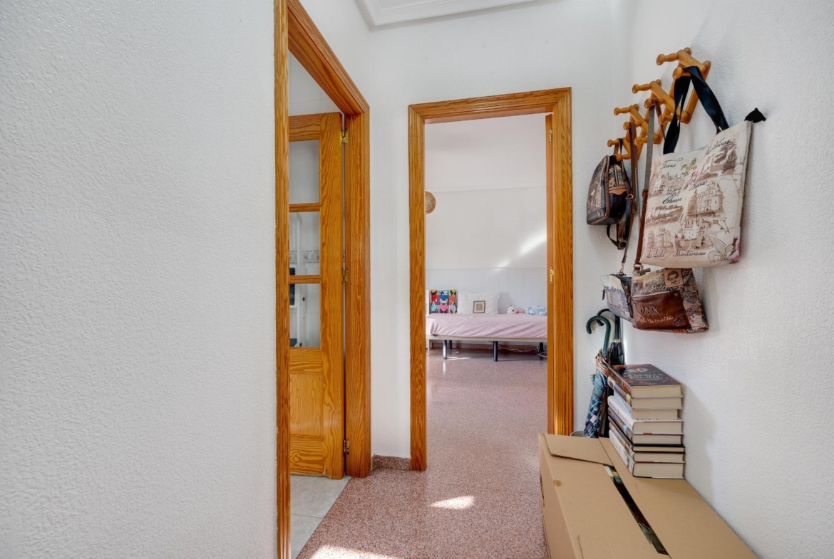 ÁTICO DE 2 HABITACIONES 2 BAÑOS Y AMPLIA TERRAZA