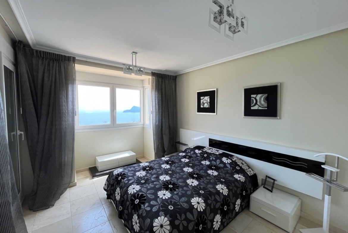 ALTEA HILLS EXCLUSIVE FLAT FOR SALE WITH SEA VIEWS